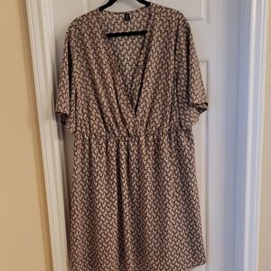 SHEIN Black and Cream Patterned Midi Dress